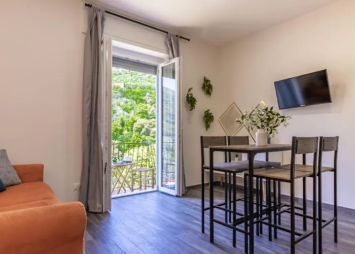 View Holidays شقة