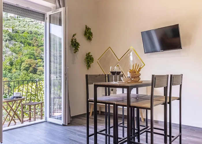 View Holidays لا سبيتسْيا